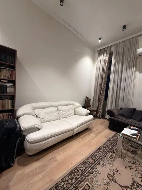 5-pok. mieszkanie 200 m², Sololaki — zdjęcie 1 z 4